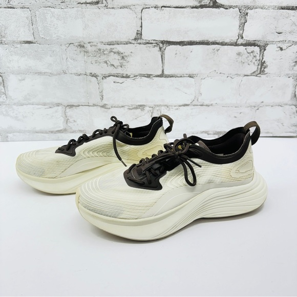 APL Women Streamline Sneakers Sz 7 Ivory Athleisure Athletic Running Gym Active - Picture 1 of 10
